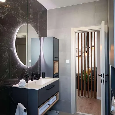 Apartment By The Sea - 23443 *